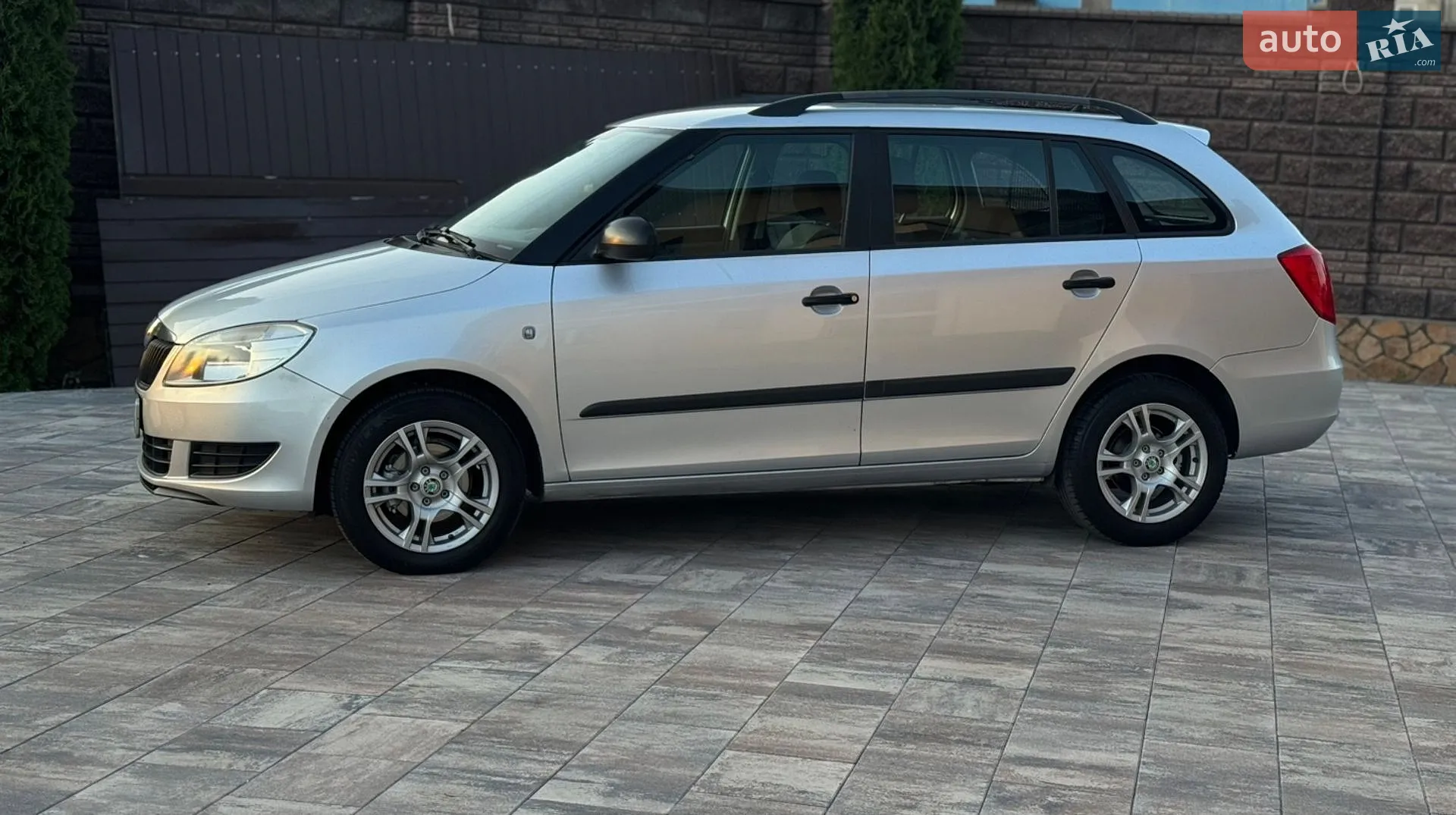 2010 Skoda Fabia - мініатюра 5
