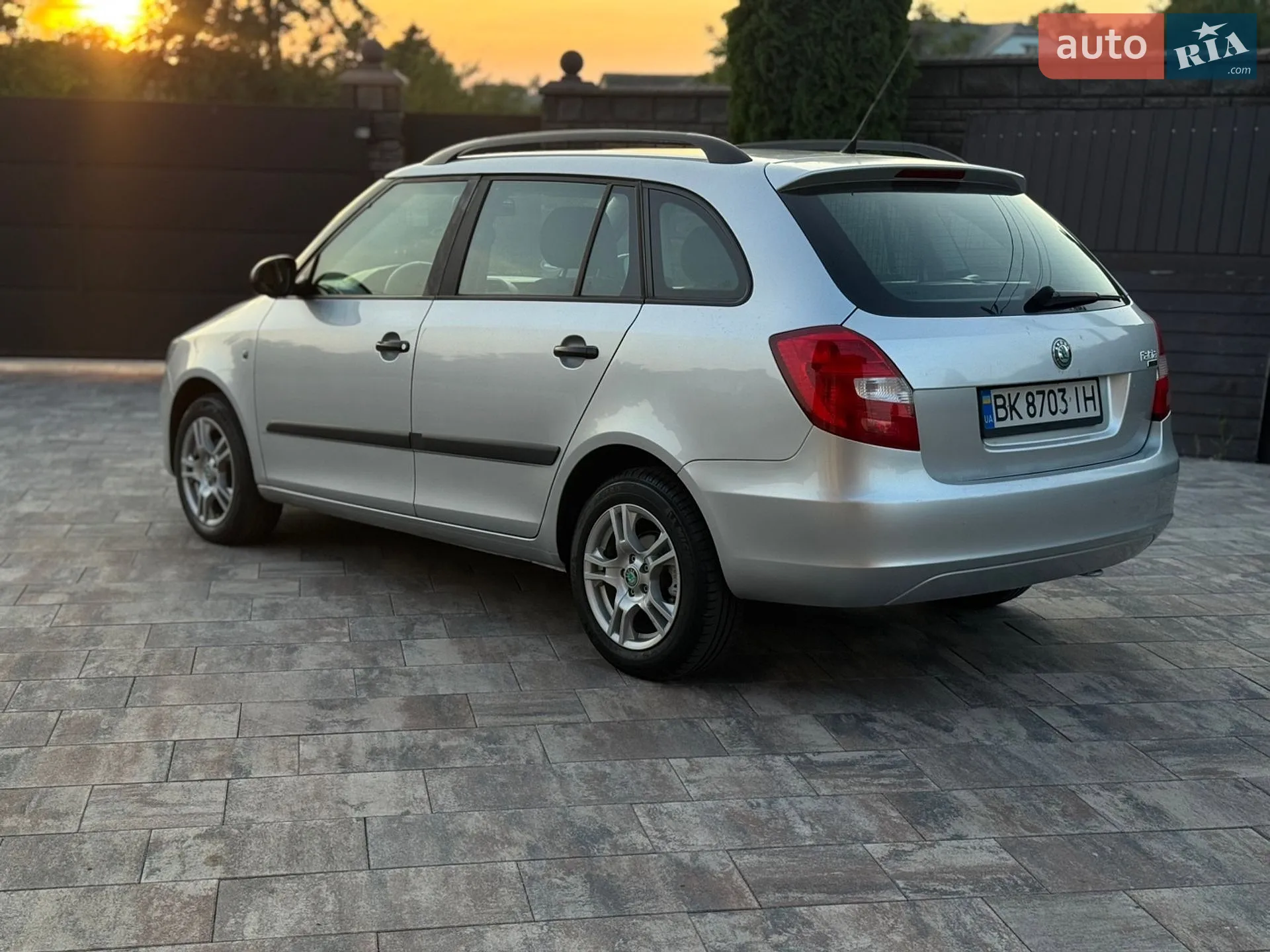 2010 Skoda Fabia - мініатюра 7