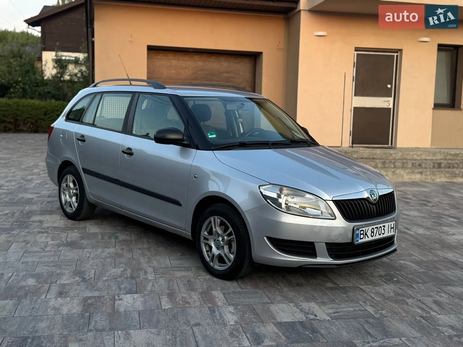 2010 Skoda Fabia - мініатюра 12