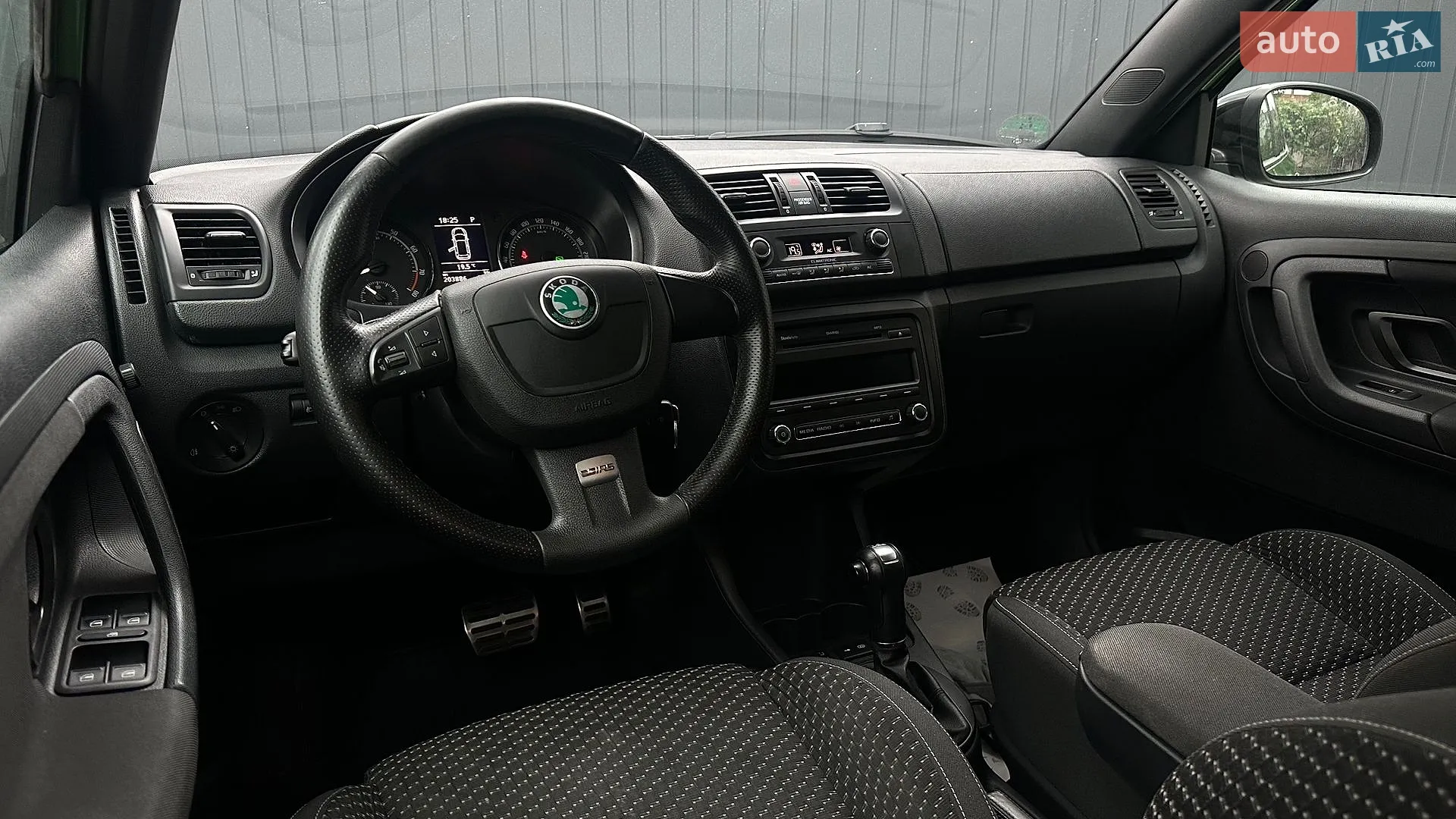 2010 Skoda Fabia - мініатюра 49