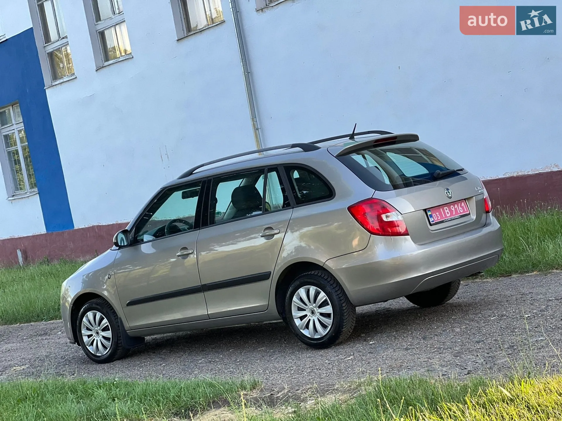 2010 Skoda Fabia - мініатюра 4