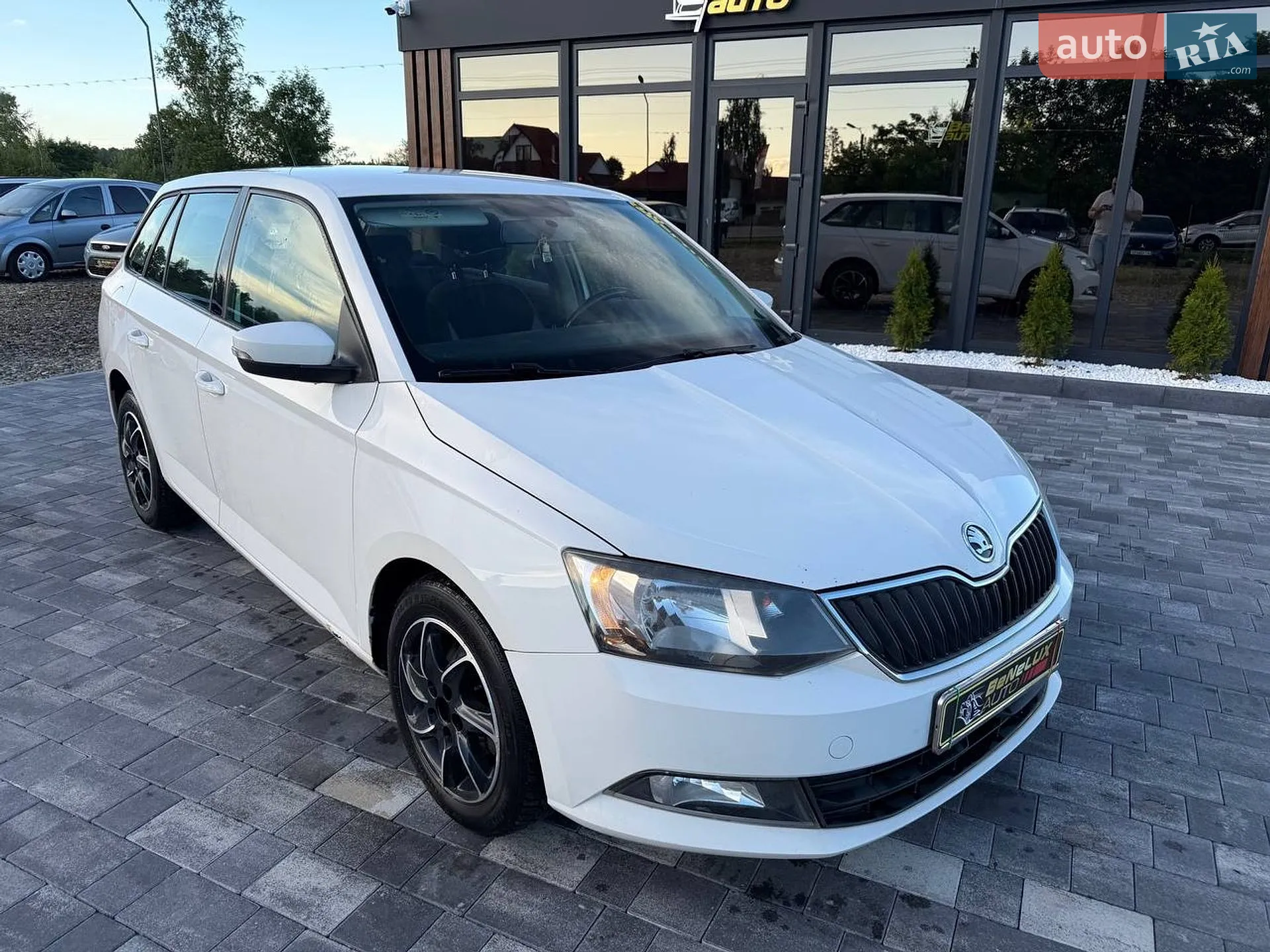 2015 Skoda Fabia - мініатюра 2