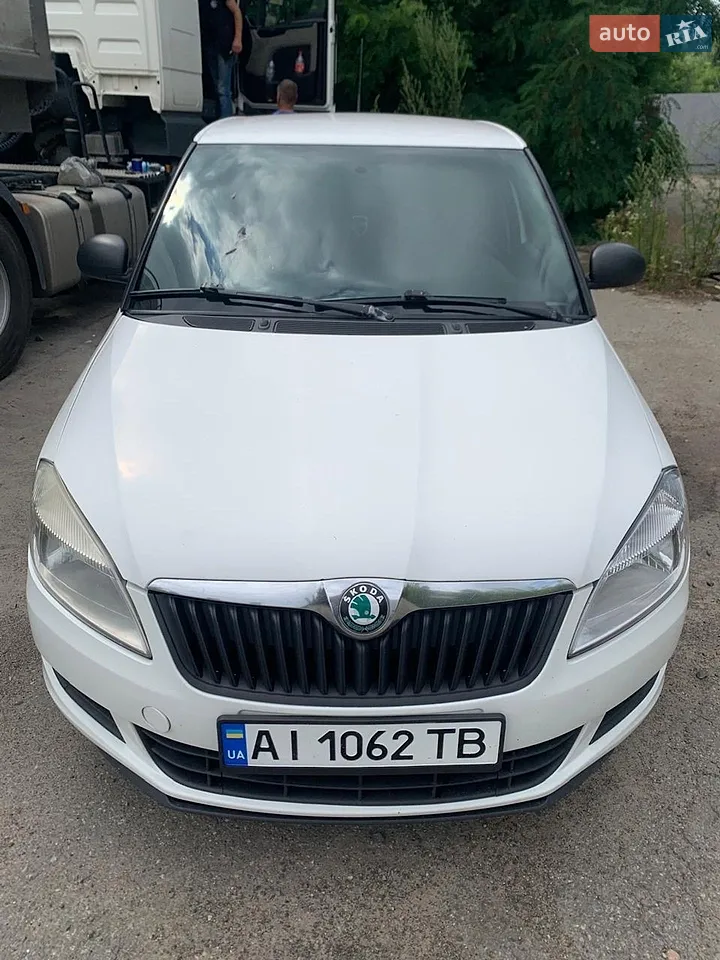 2011 Skoda Fabia - мініатюра 12