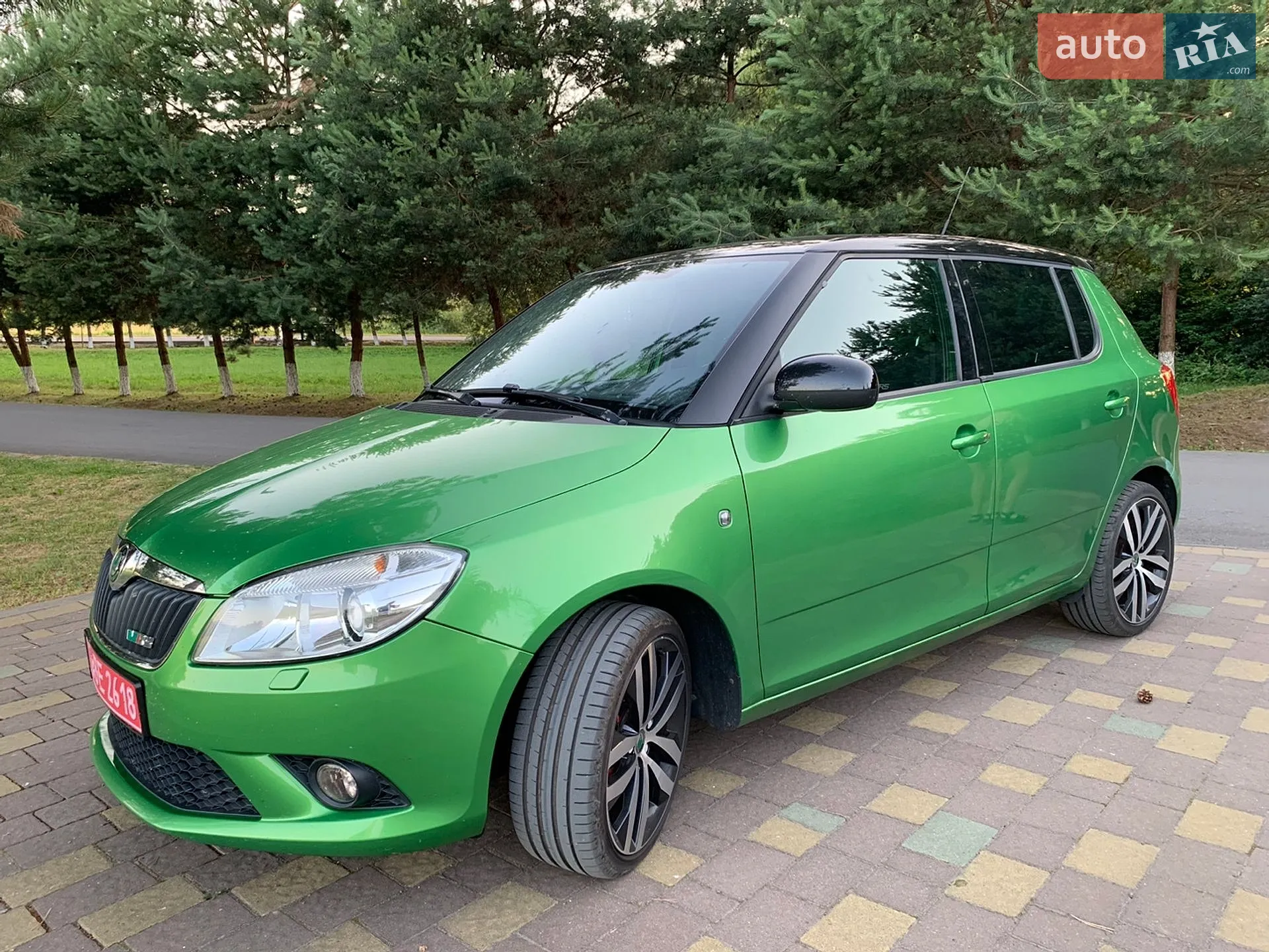 2011 Skoda Fabia - мініатюра 2