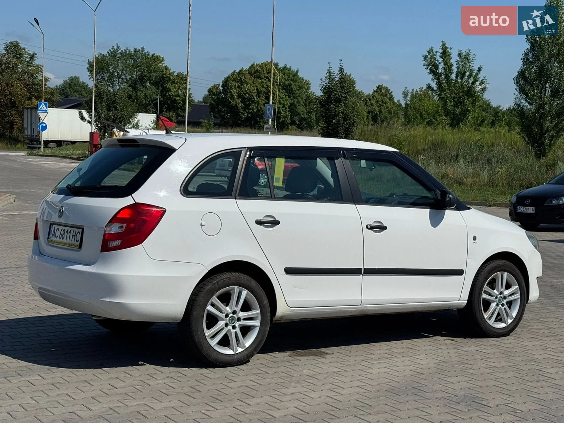 2010 Skoda Fabia - мініатюра 10