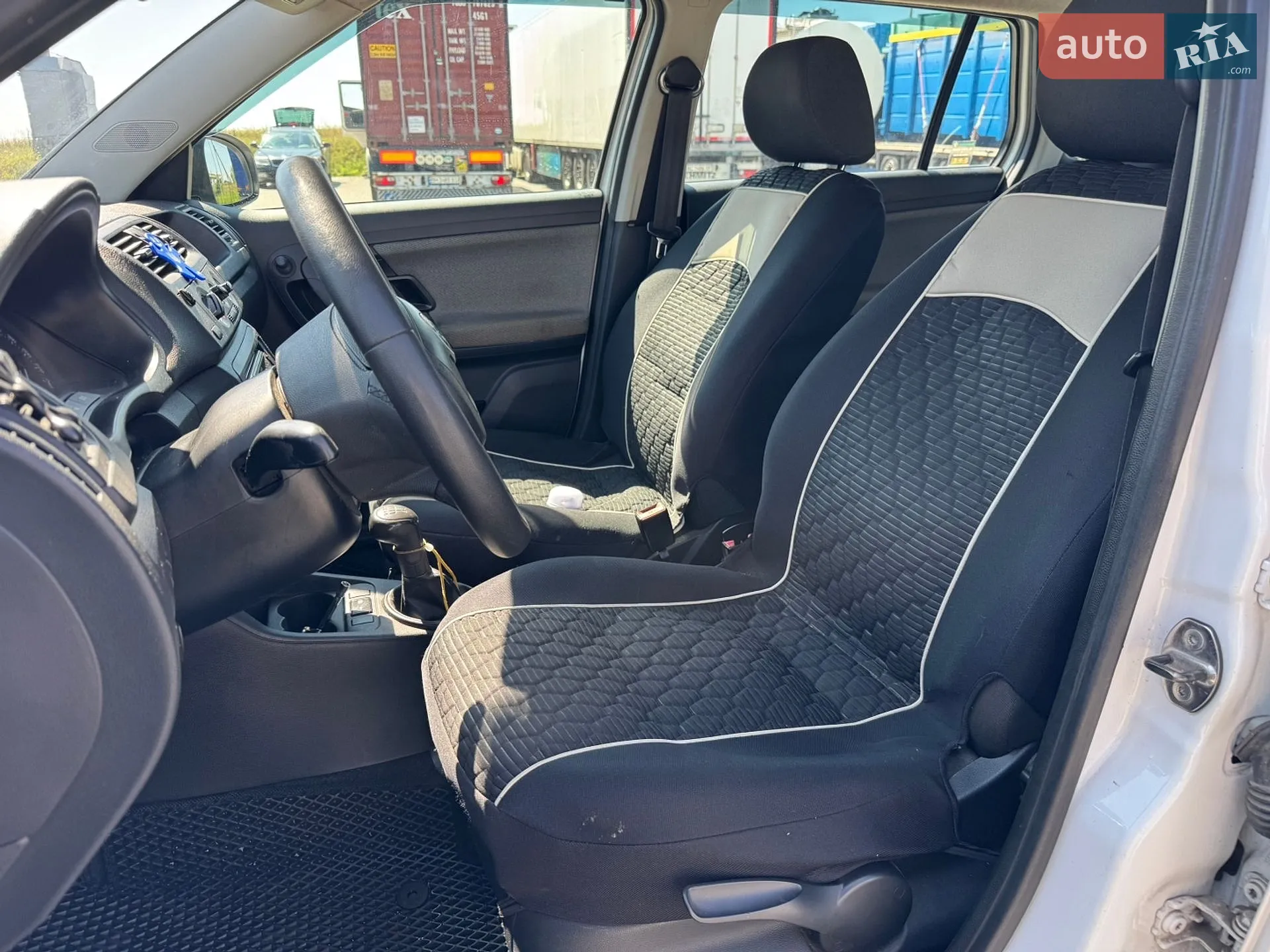 2010 Skoda Fabia - мініатюра 17