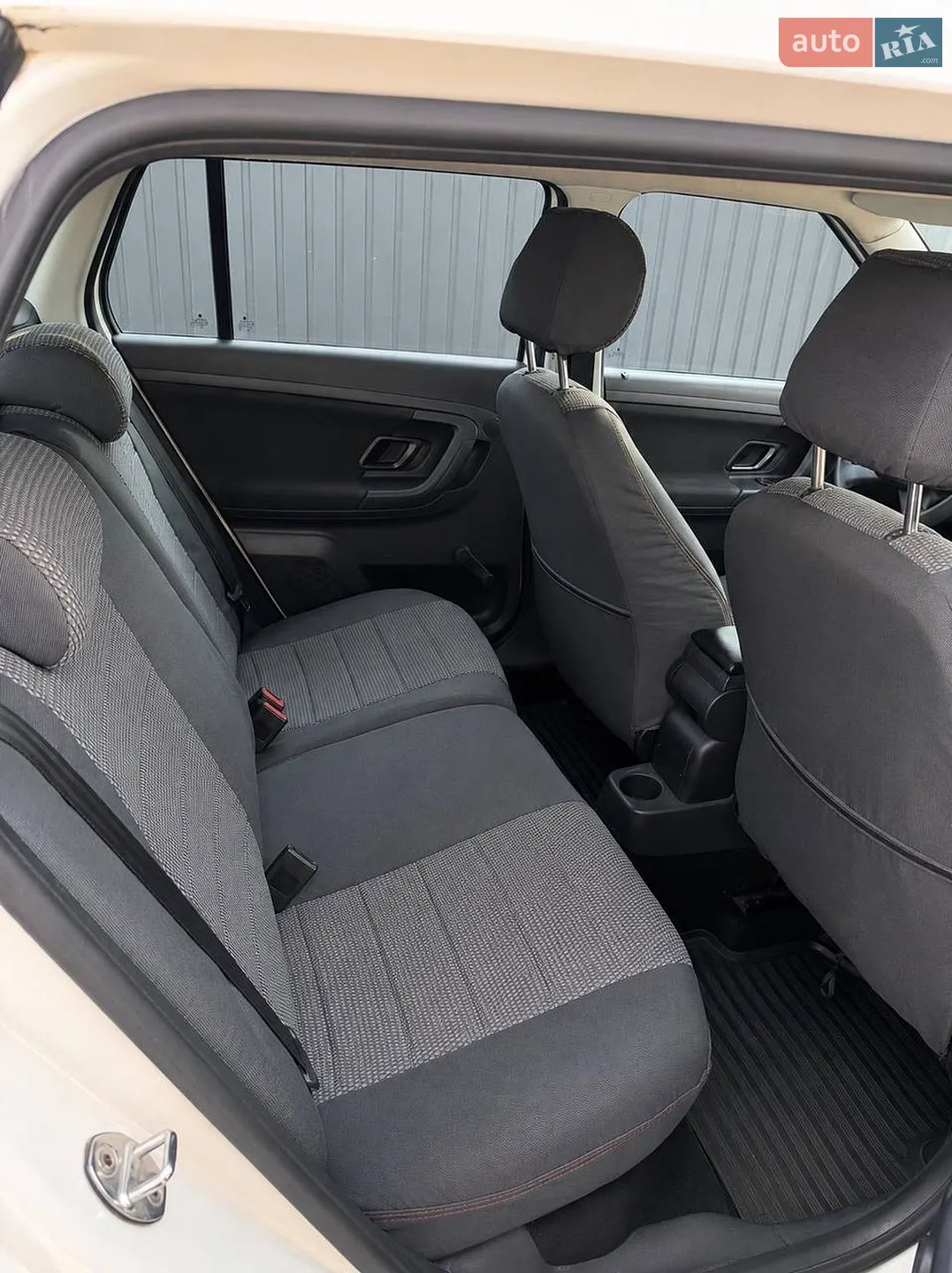 2018 Volkswagen Touareg - мініатюра 3
