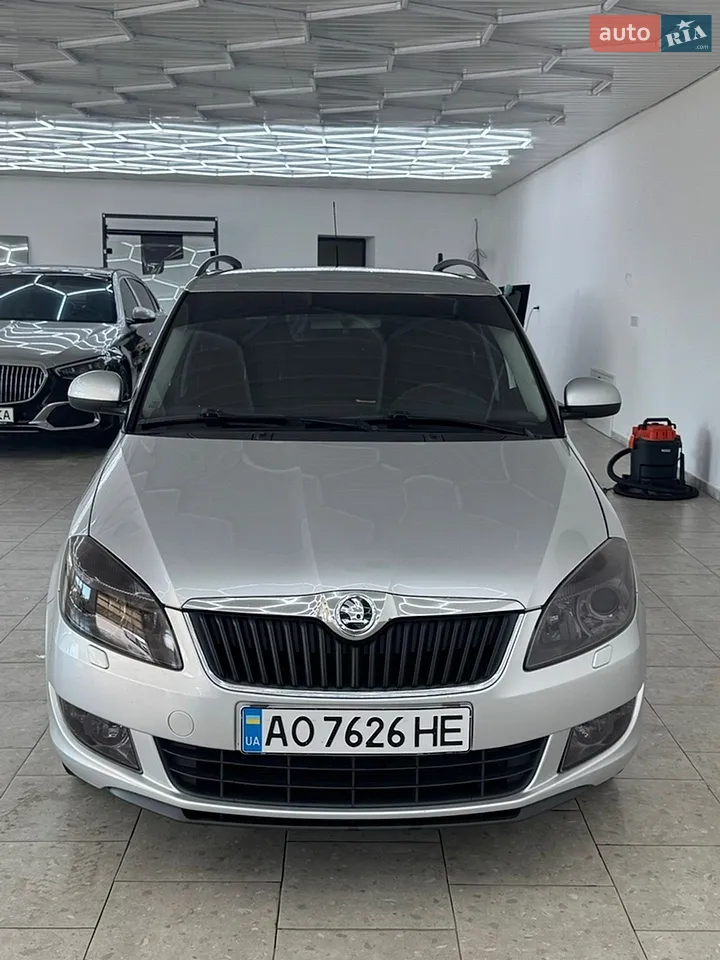 2010 Skoda Fabia - мініатюра 37