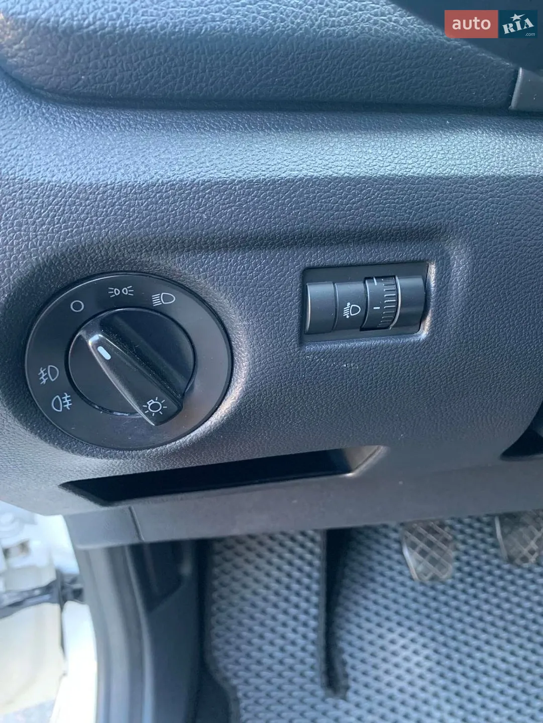 2012 Skoda Fabia - мініатюра 9