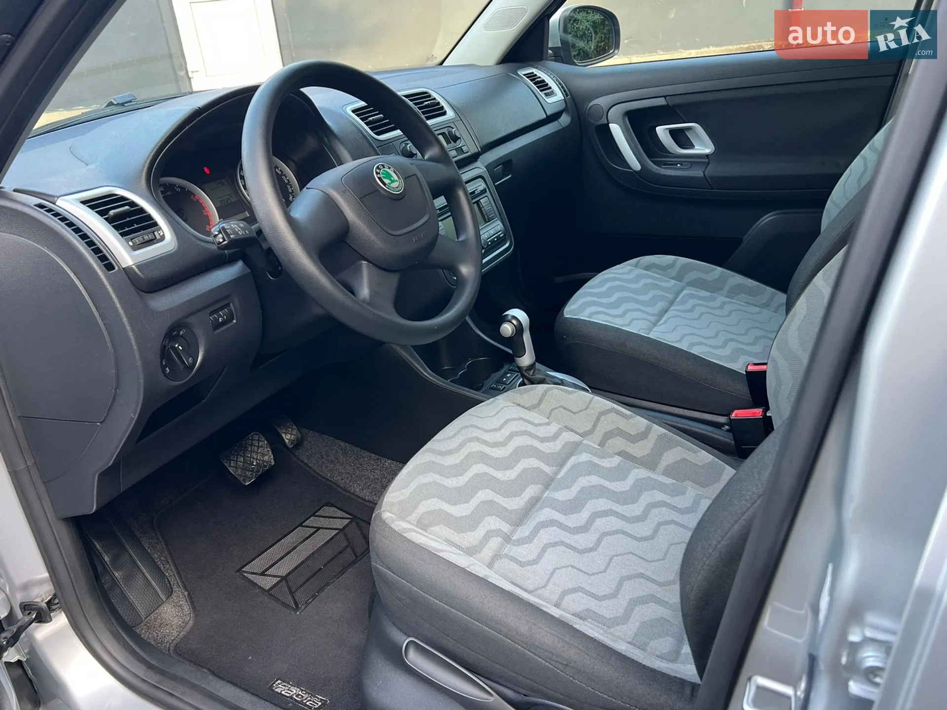 2010 Skoda Fabia - мініатюра 31