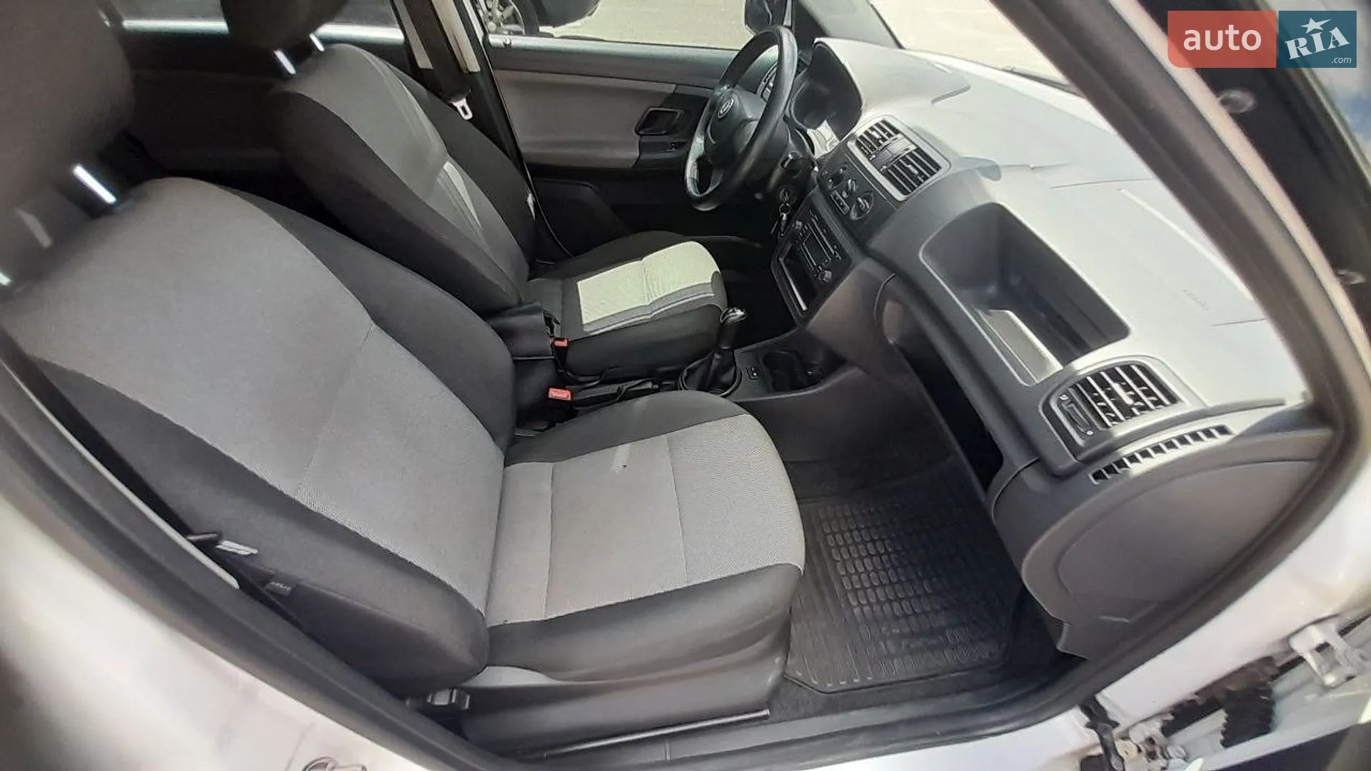 2010 Skoda Fabia - мініатюра 20