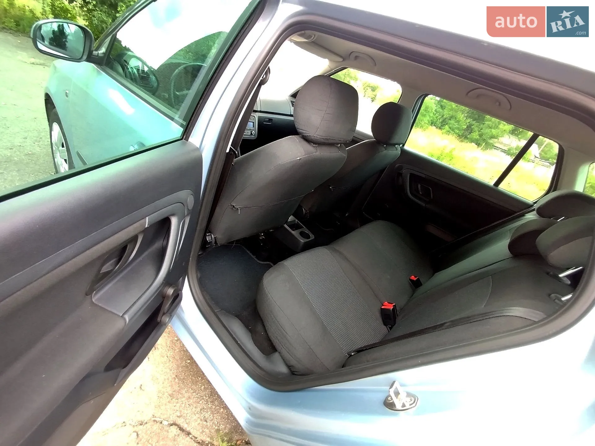 2010 Skoda Fabia - мініатюра 36