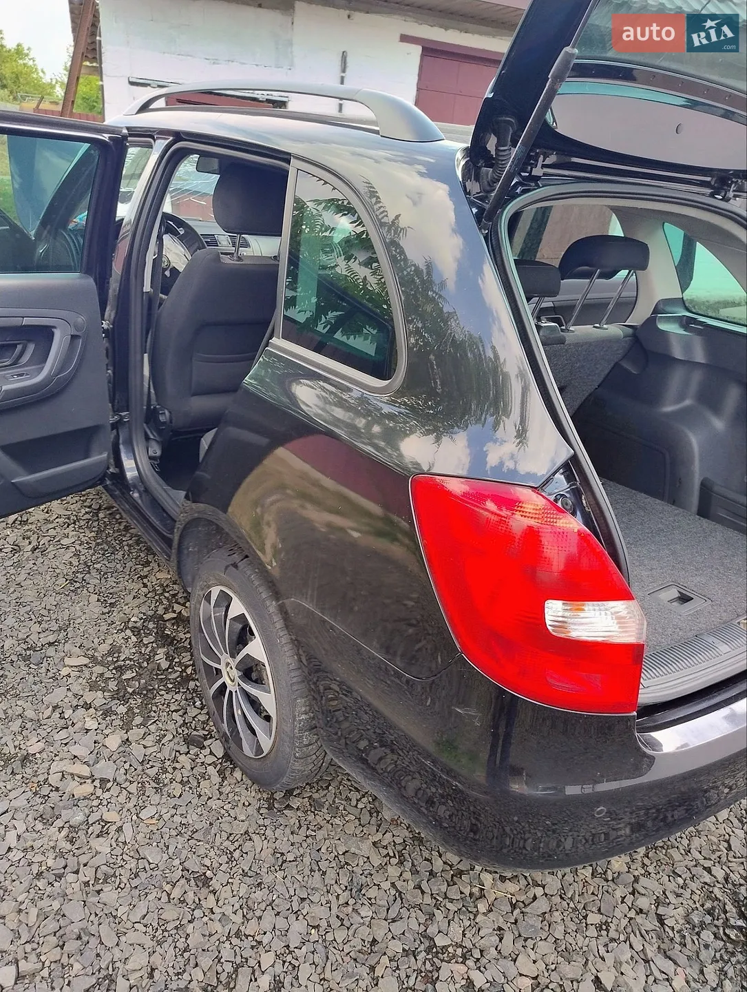 2011 Skoda Fabia - мініатюра 28