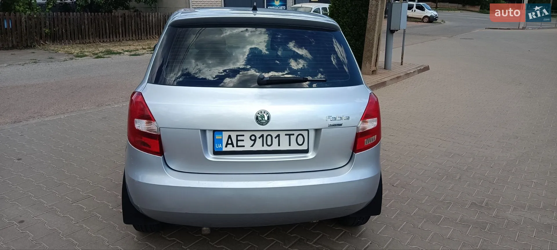 2010 Skoda Fabia - мініатюра 3