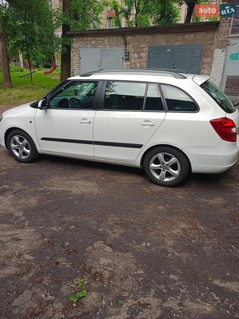 2011 Skoda Fabia - мініатюра 4