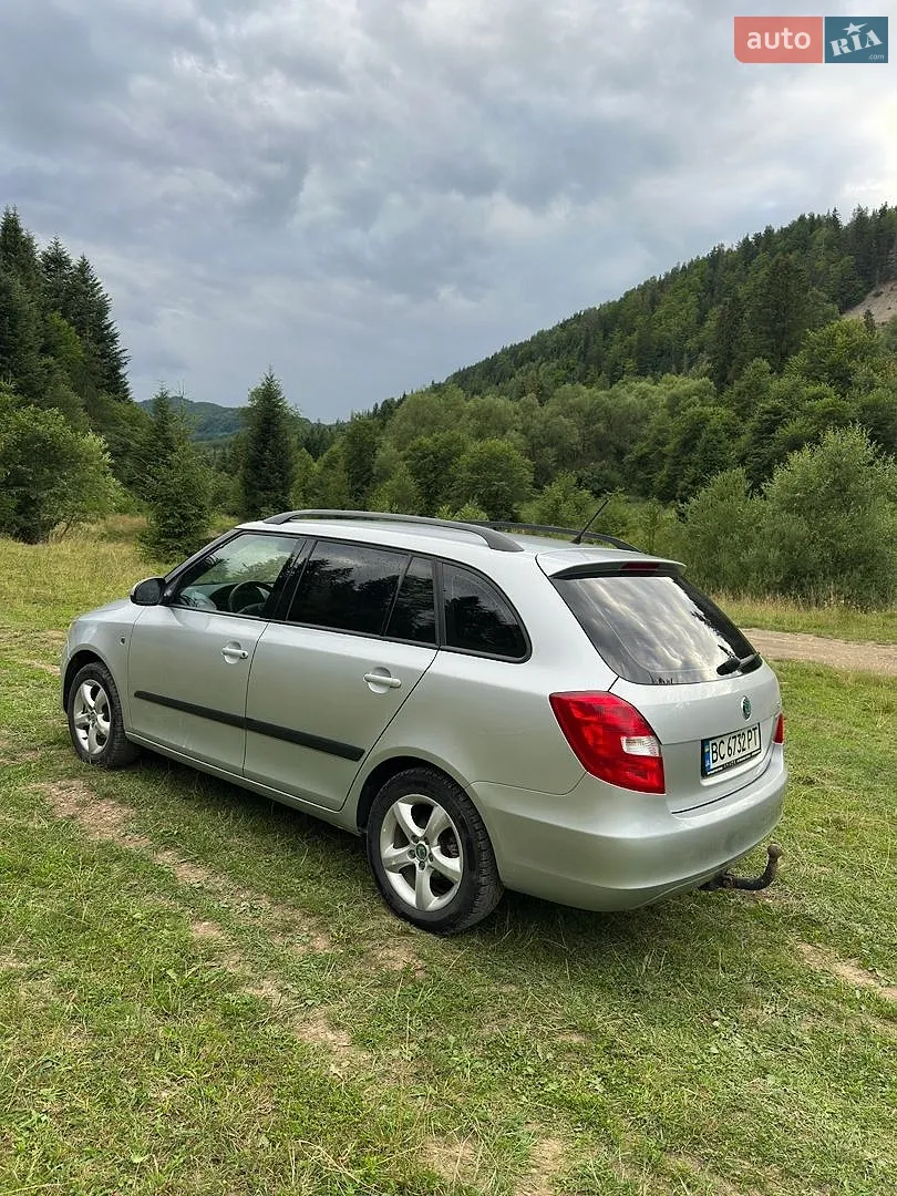 2012 Skoda Fabia - мініатюра 3
