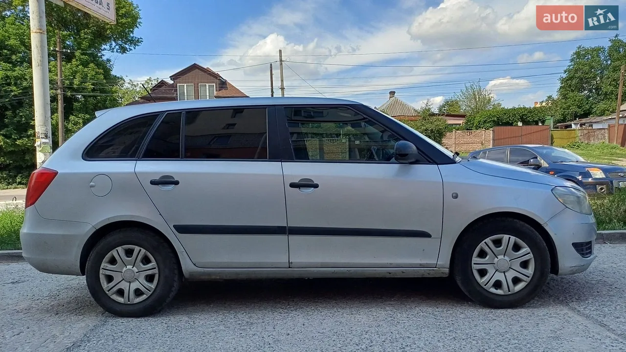 2011 Skoda Fabia - мініатюра 20