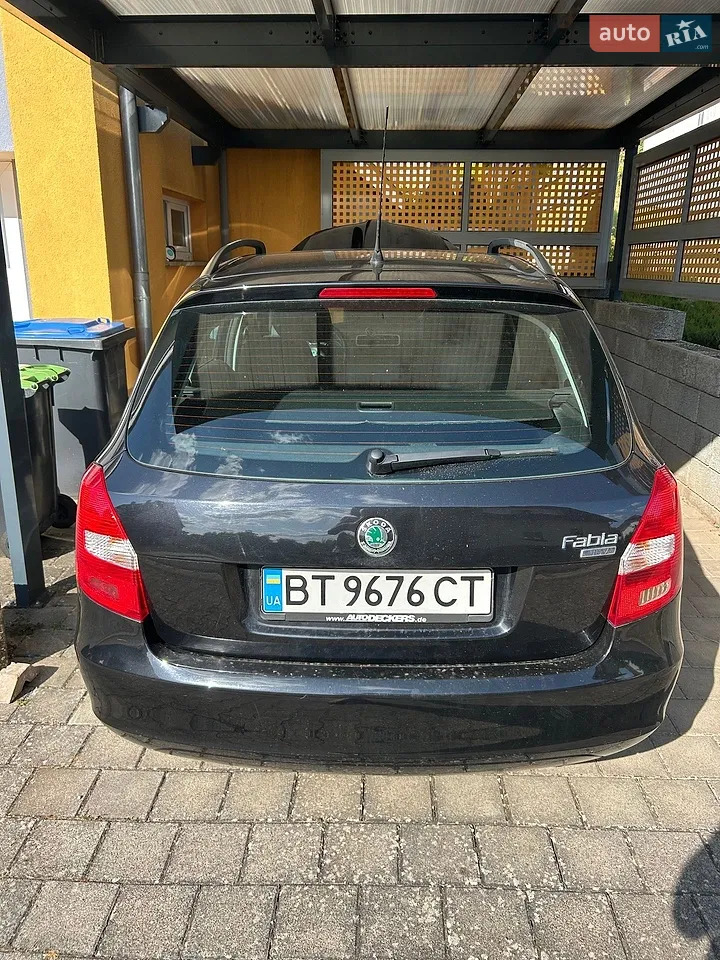 2010 Skoda Fabia - мініатюра 6