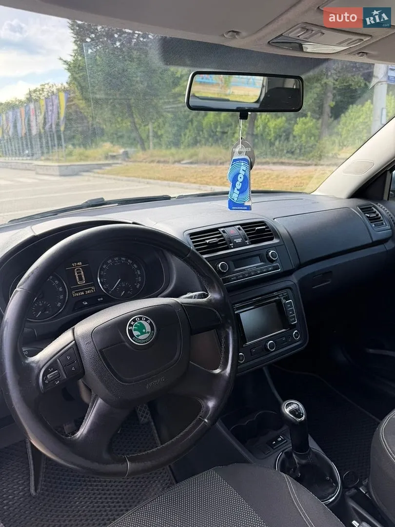 2010 Skoda Fabia - мініатюра 28