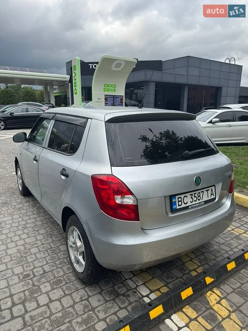 2010 Skoda Fabia - мініатюра 4
