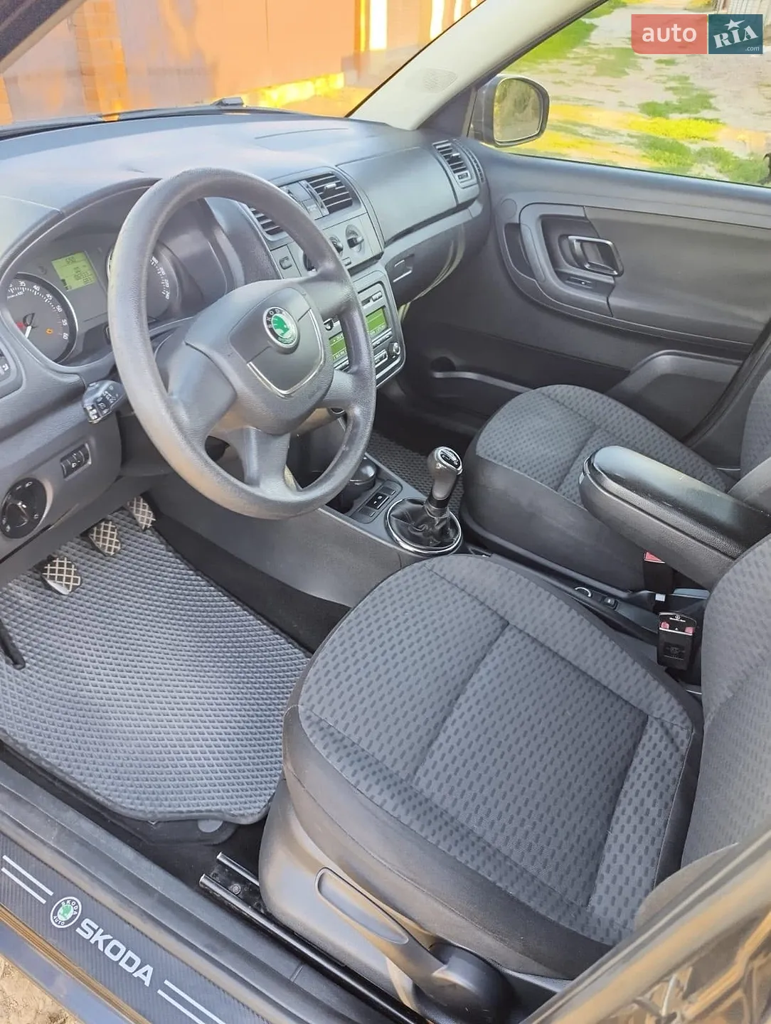2011 Skoda Fabia - мініатюра 5
