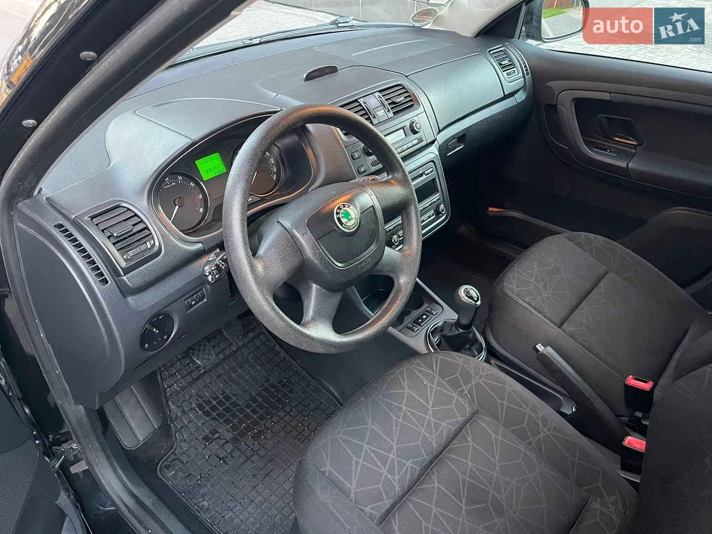2011 Skoda Fabia - мініатюра 18