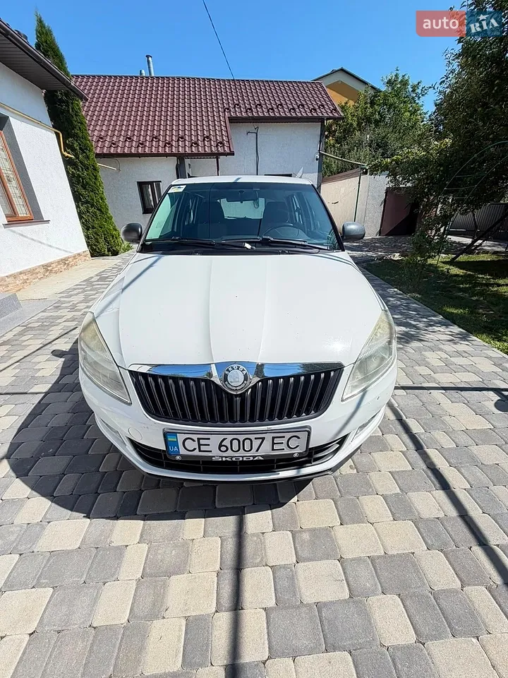 2010 Skoda Fabia - мініатюра 27
