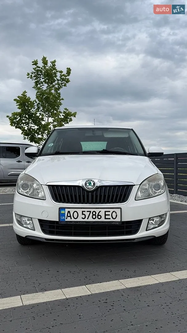 2011 Skoda Fabia - мініатюра 6