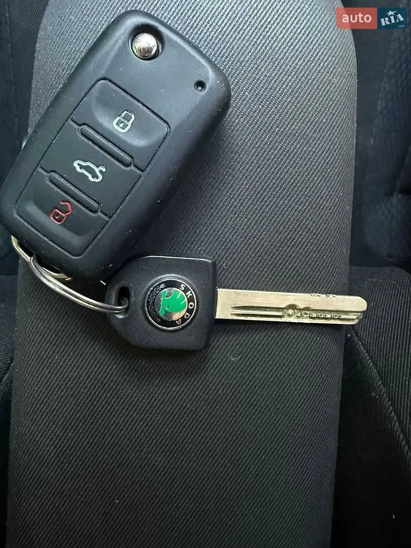 2011 Skoda Fabia - мініатюра 15