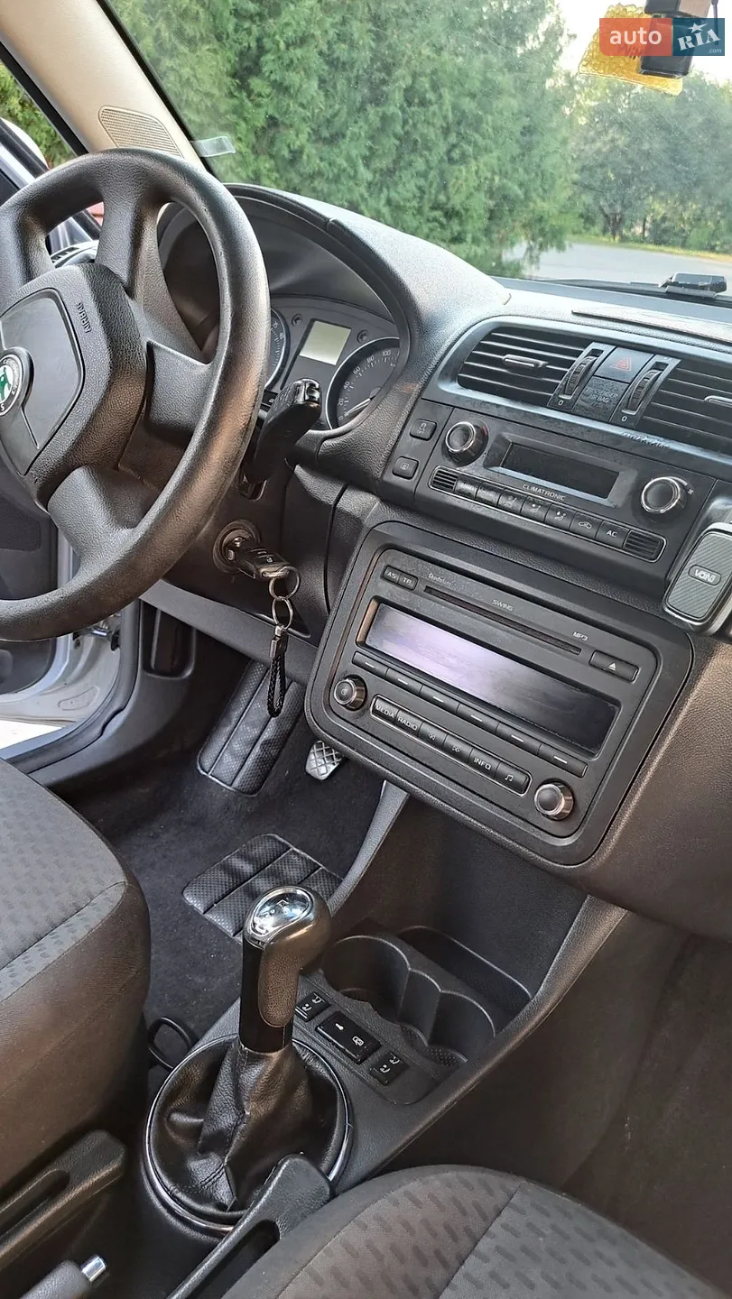 2011 Skoda Fabia - мініатюра 5