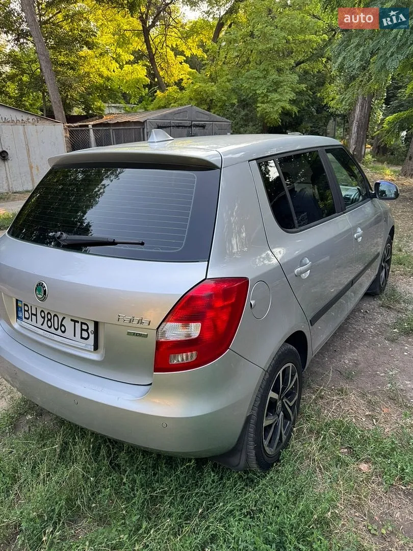 2011 Skoda Fabia - мініатюра 4