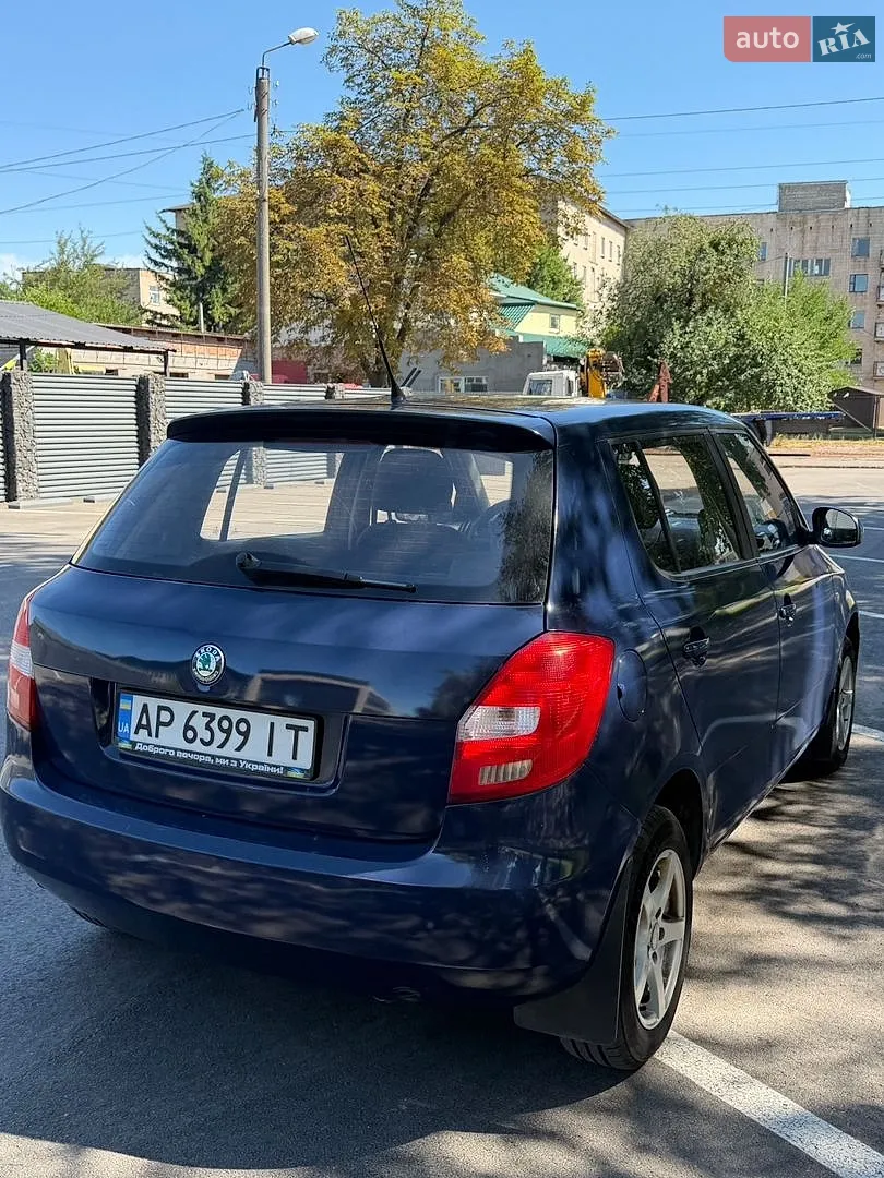 2011 Skoda Fabia - мініатюра 5
