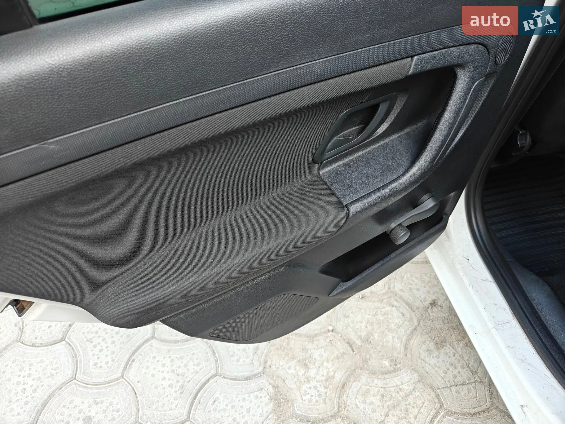 2010 Skoda Fabia - мініатюра 9