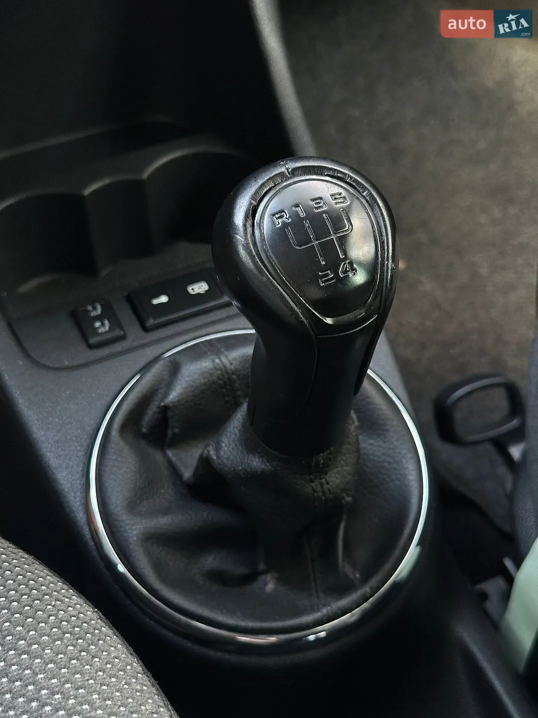 2010 Skoda Fabia - мініатюра 31