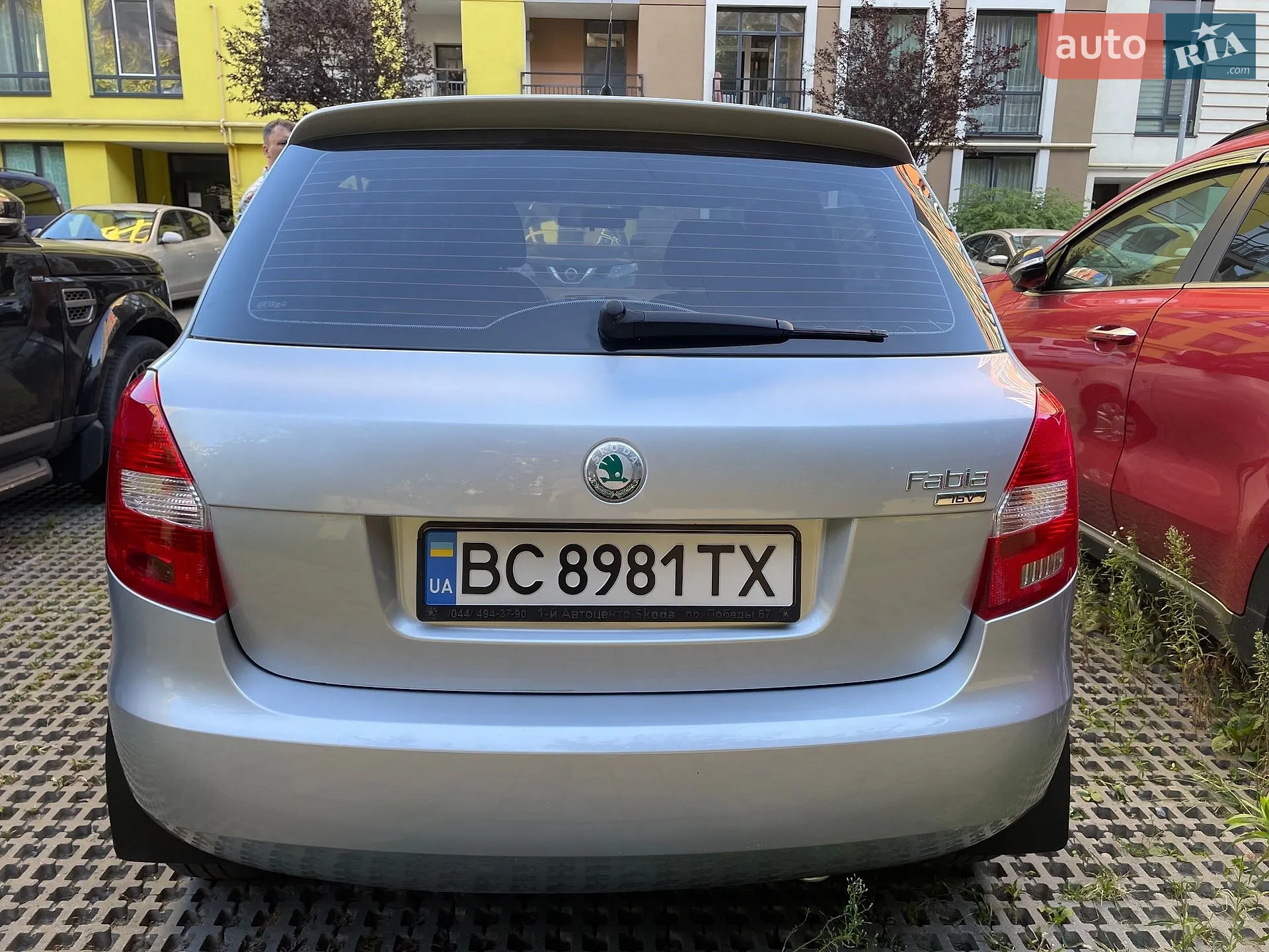 2010 Skoda Fabia - мініатюра 2