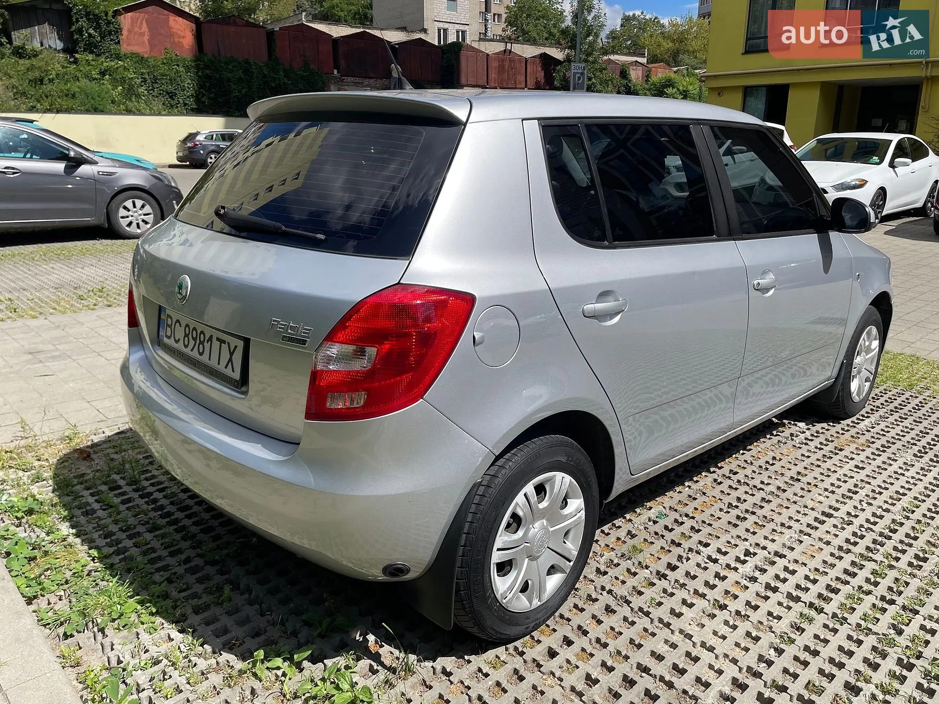 2010 Skoda Fabia - мініатюра 10