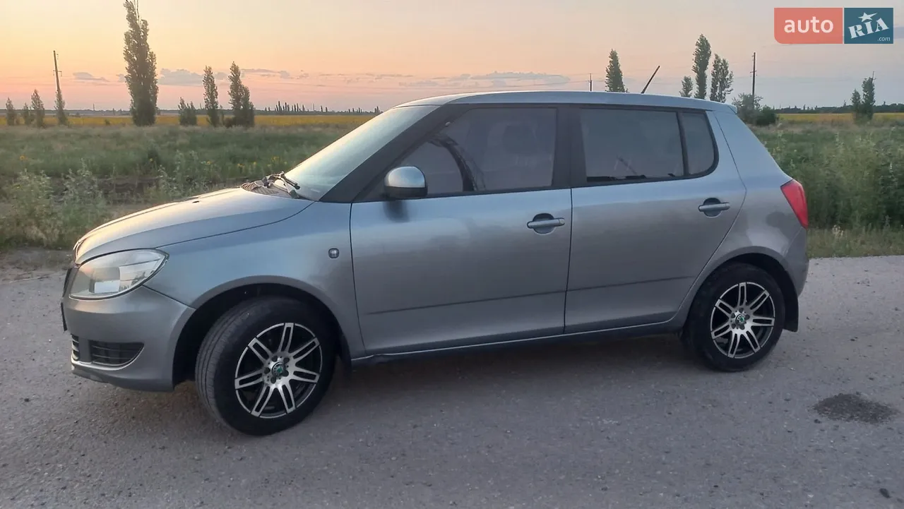 2012 Skoda Fabia - мініатюра 10
