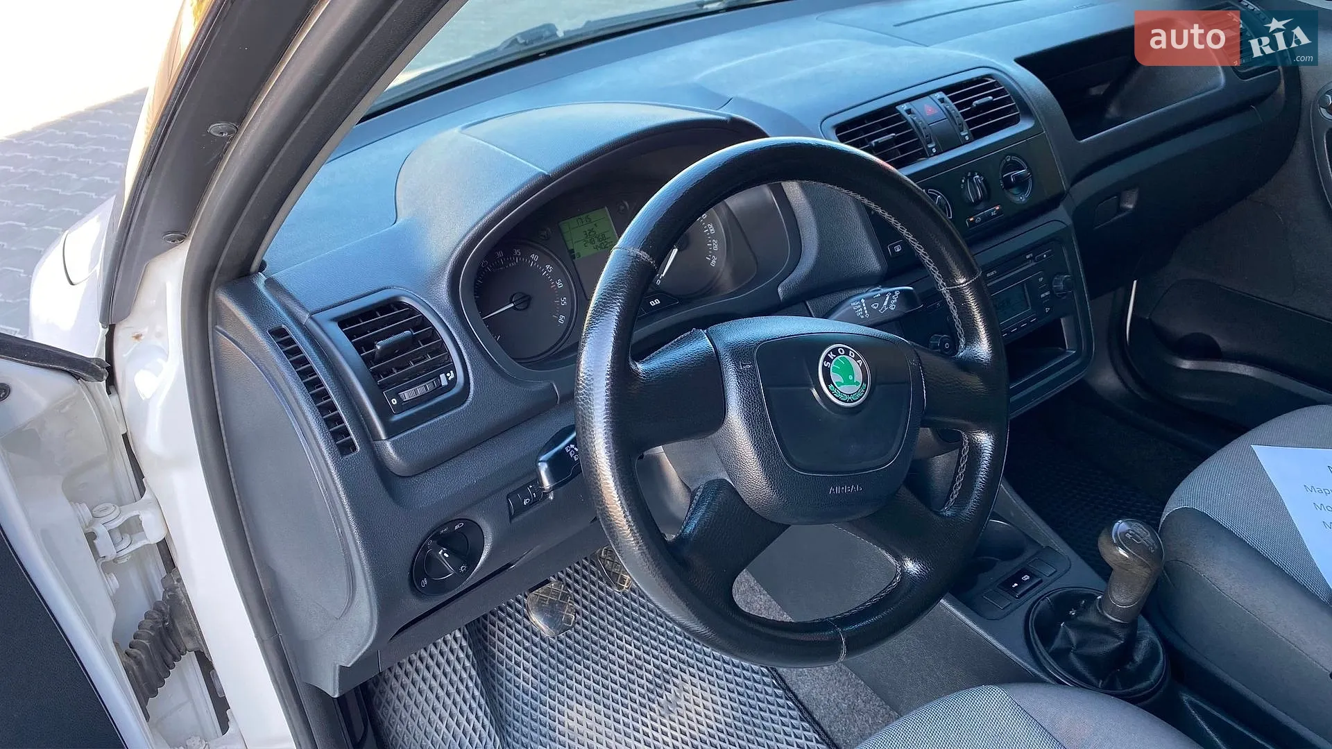 2012 Skoda Fabia - мініатюра 12