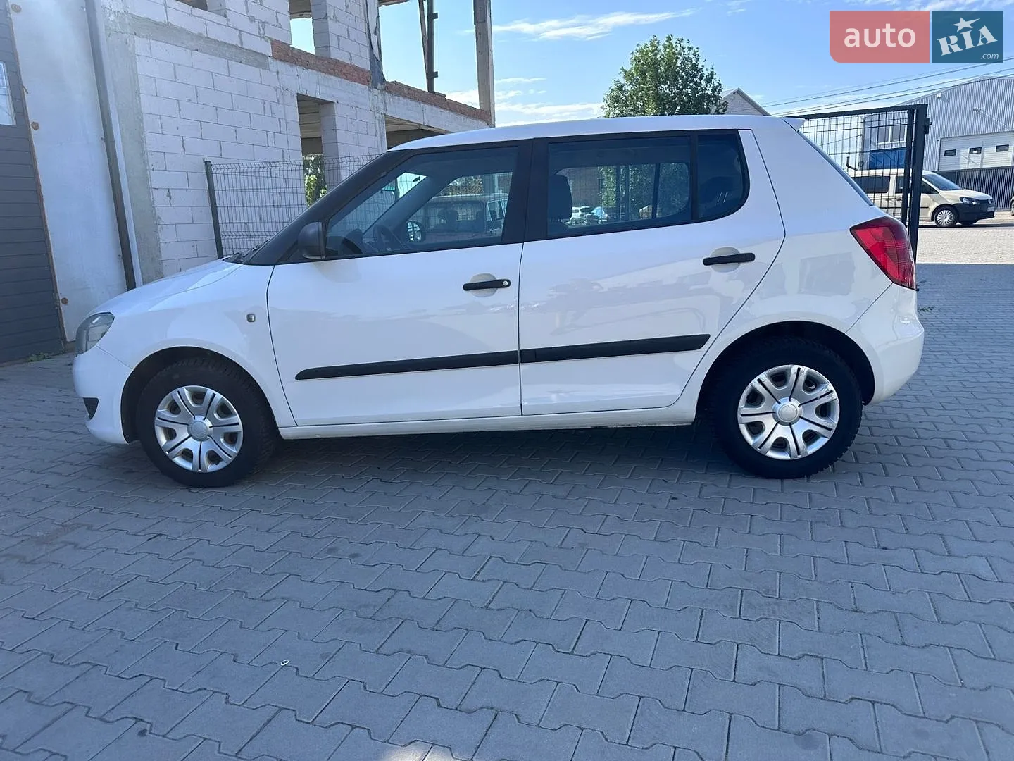 2010 Skoda Fabia - мініатюра 7