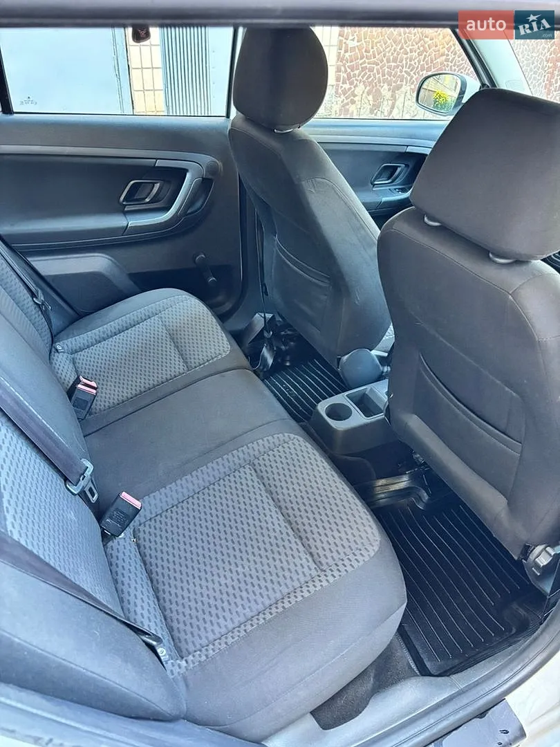 2012 Skoda Fabia - мініатюра 12