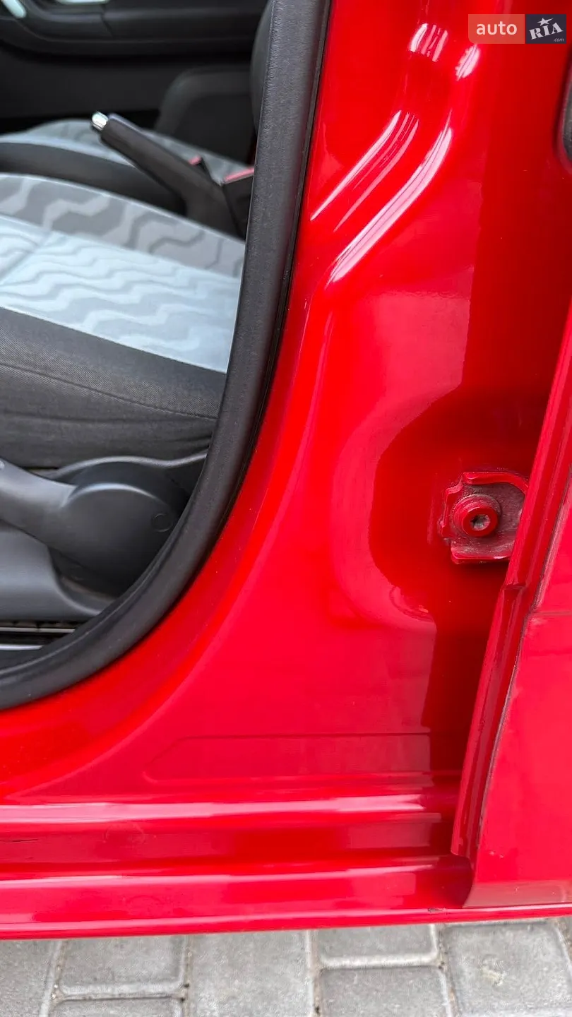2010 Skoda Fabia - мініатюра 11