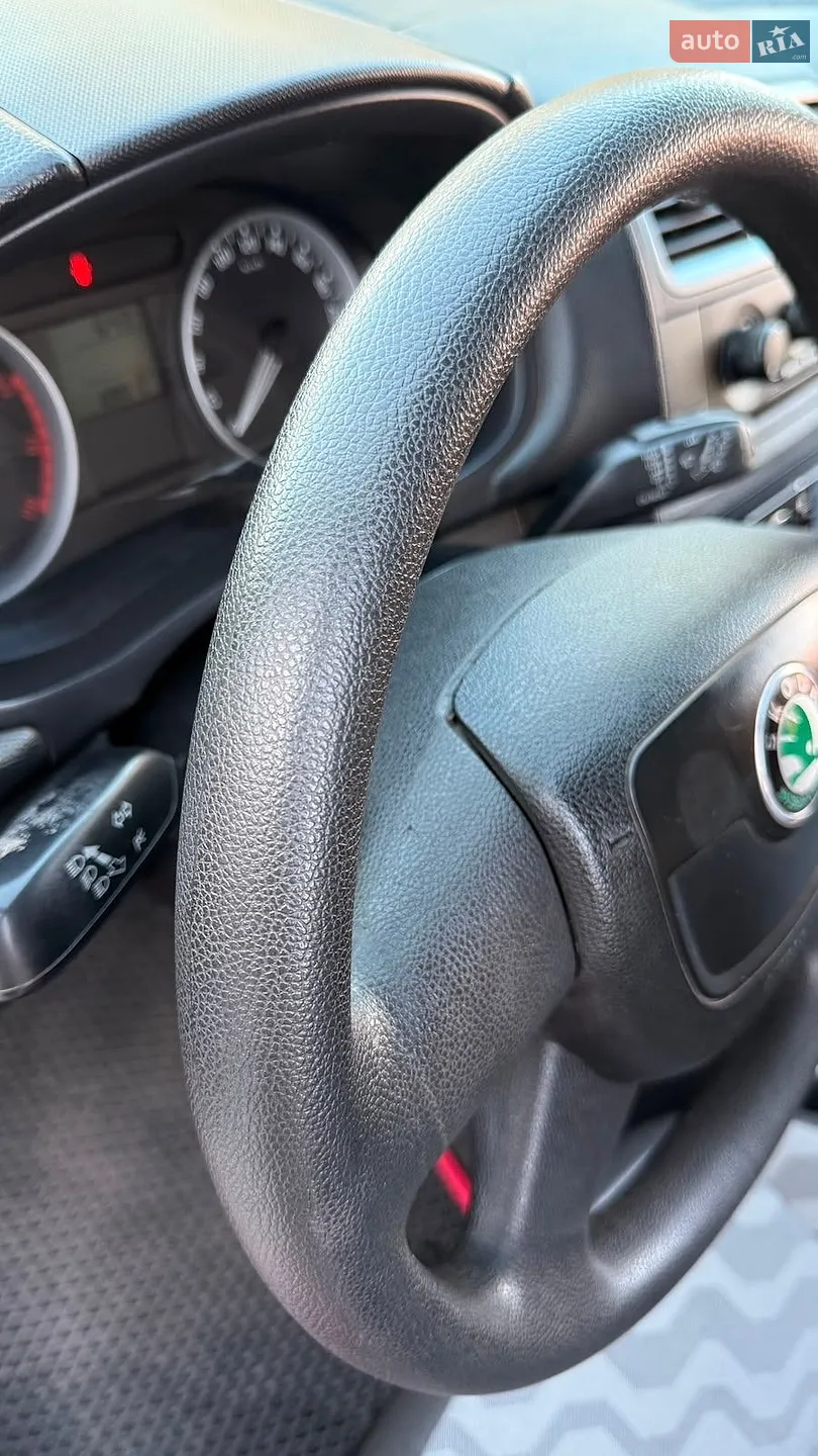2010 Skoda Fabia - мініатюра 15
