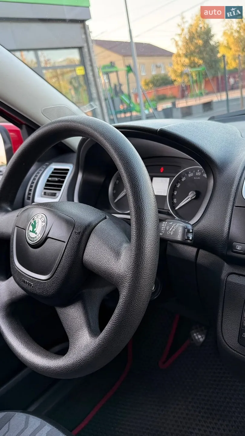 2010 Skoda Fabia - мініатюра 29