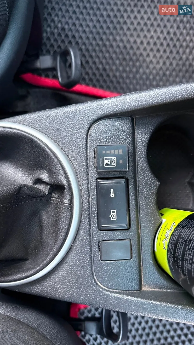 2010 Skoda Fabia - мініатюра 28