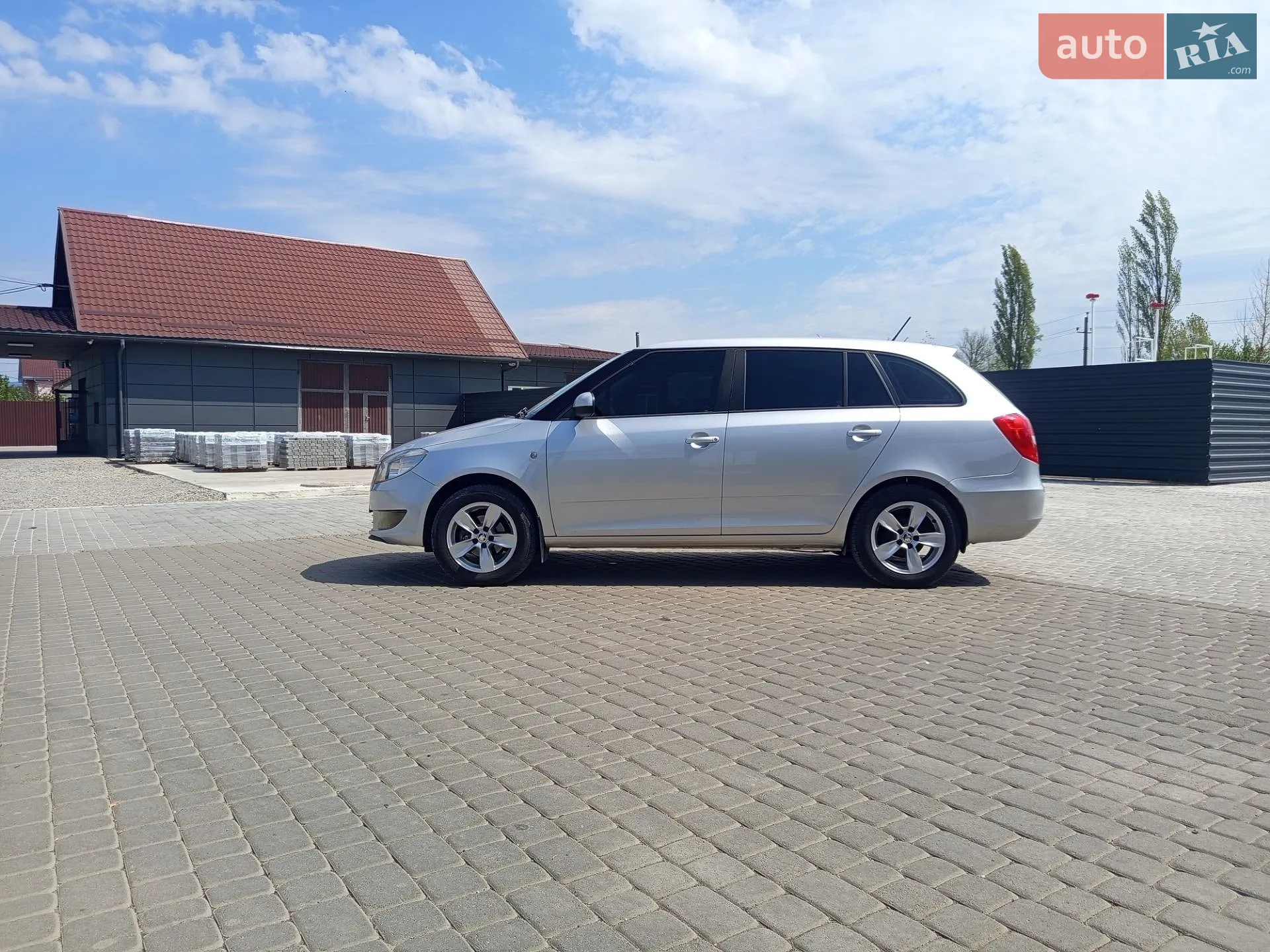2013 Skoda Fabia - мініатюра 2