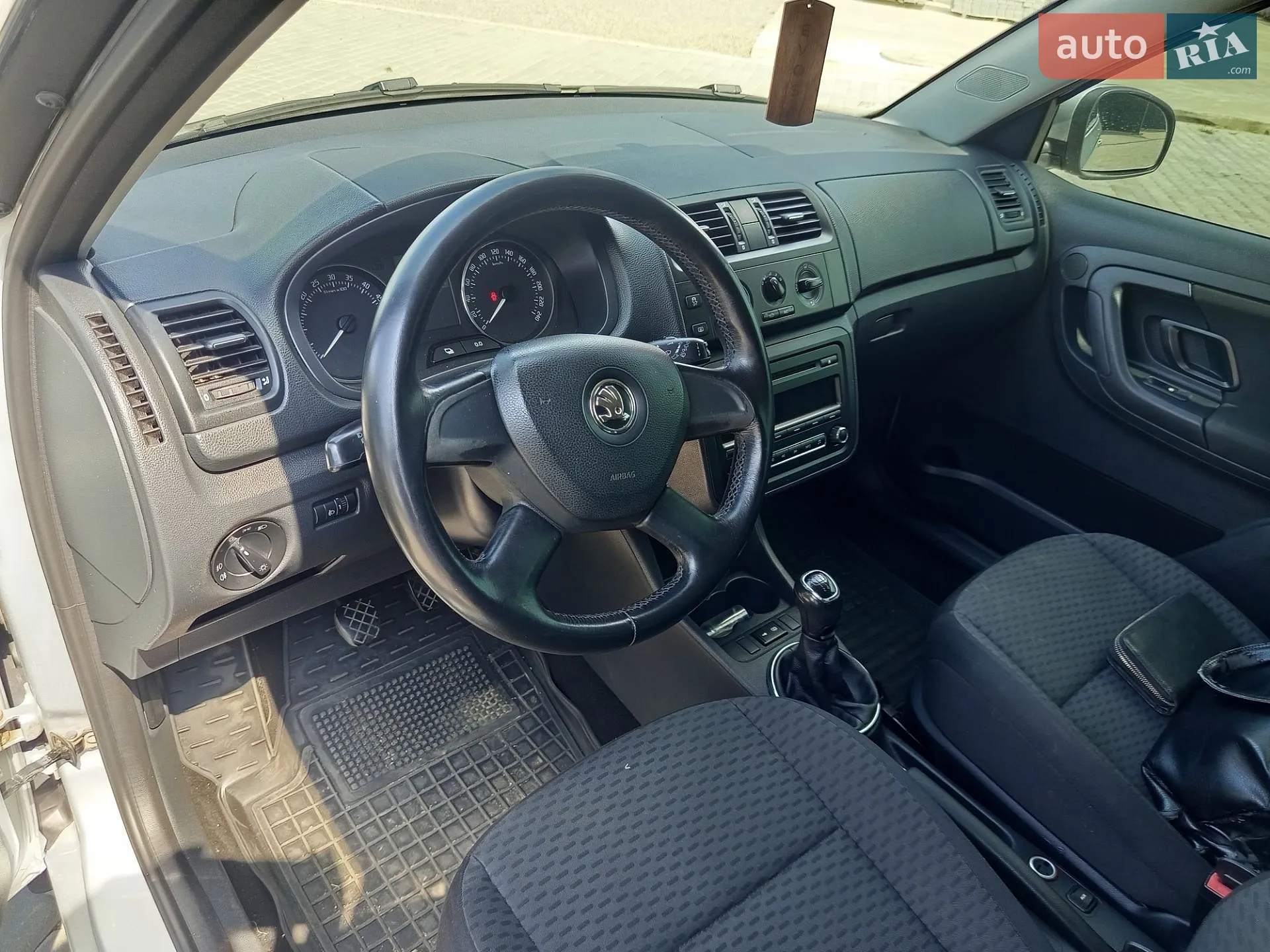 2013 Skoda Fabia - мініатюра 10
