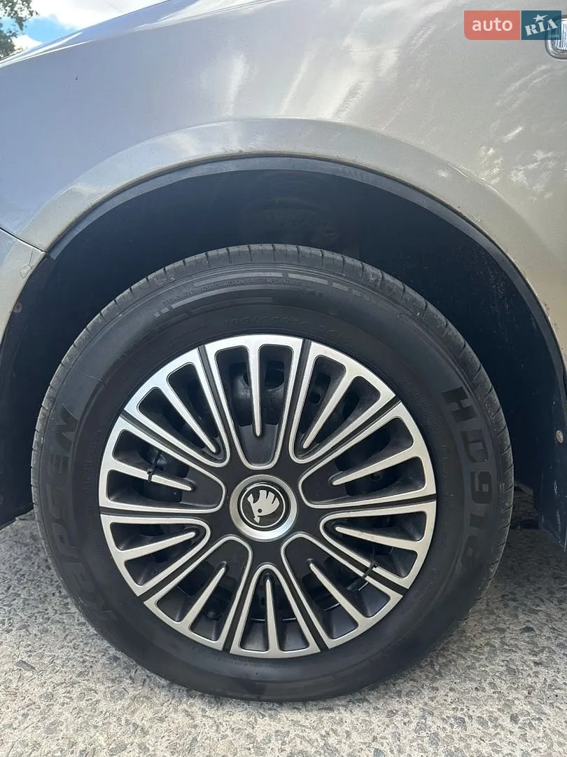 2012 Skoda Fabia - мініатюра 9