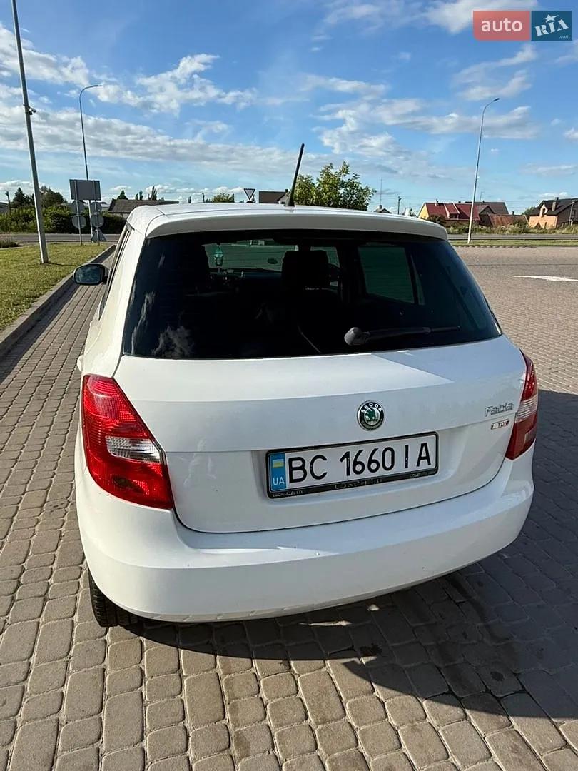 2012 Skoda Fabia - мініатюра 4