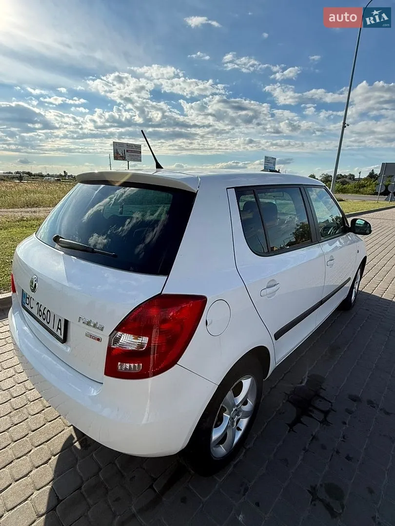 2012 Skoda Fabia - мініатюра 6