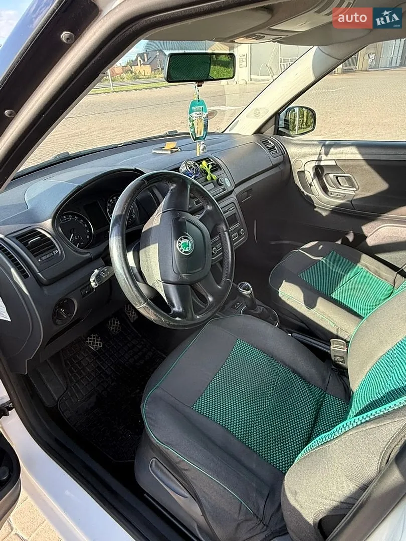 2012 Skoda Fabia - мініатюра 11
